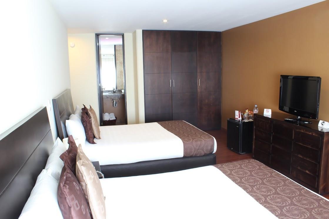 Hotel Santa Barbara Real Bogota Buitenkant foto